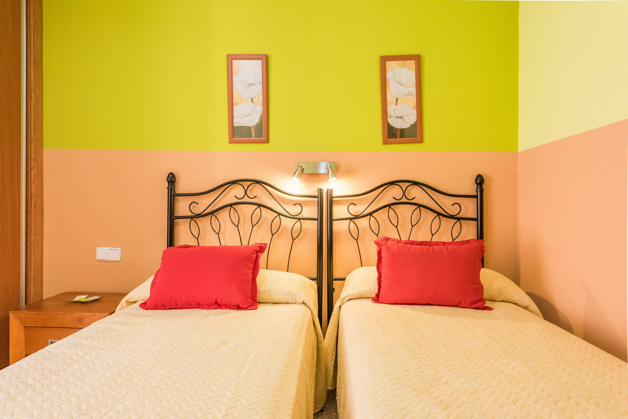 Hostal Arkanta Arganda Del Rey Buitenkant foto