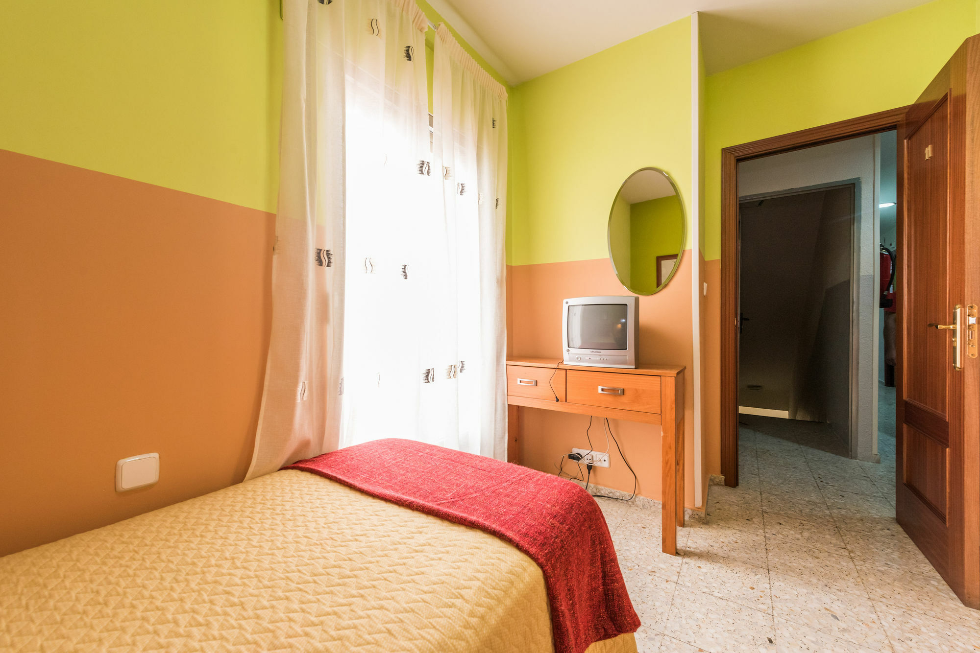Hostal Arkanta Arganda Del Rey Buitenkant foto