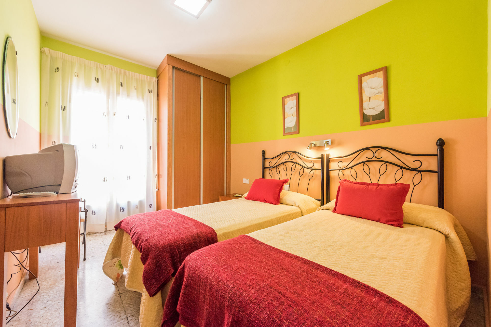 Hostal Arkanta Arganda Del Rey Buitenkant foto