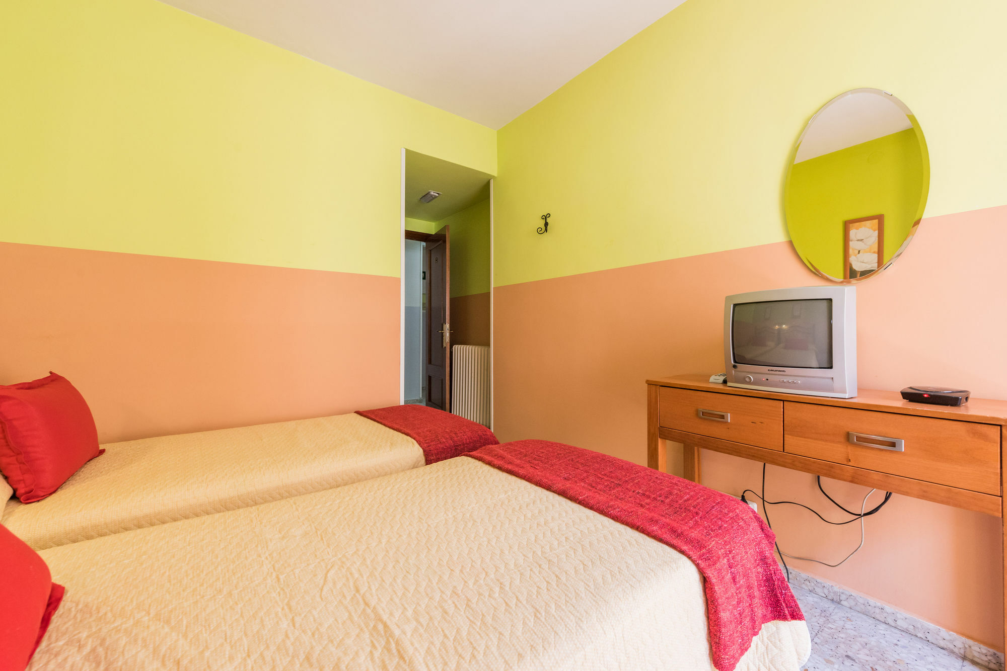 Hostal Arkanta Arganda Del Rey Buitenkant foto