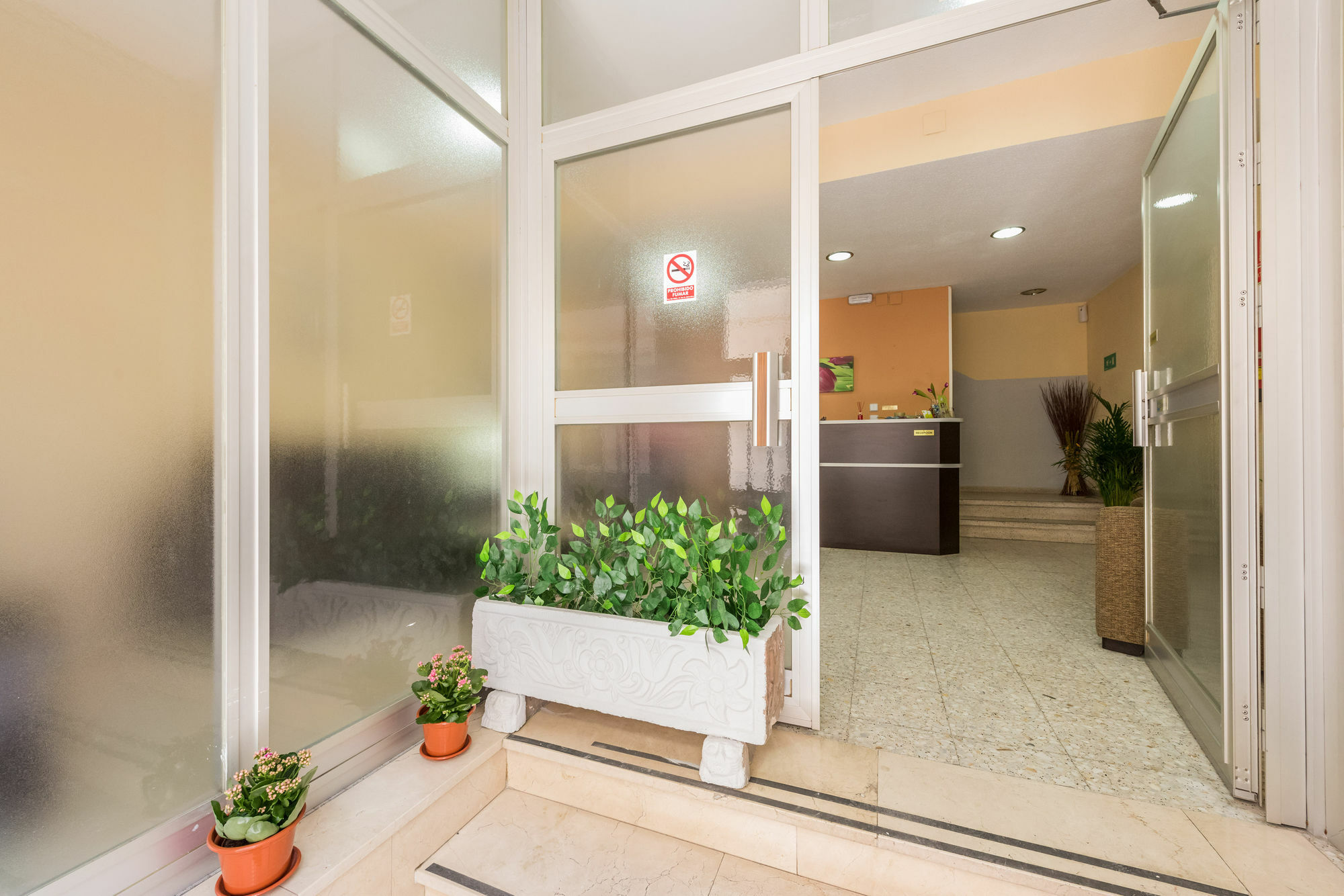 Hostal Arkanta Arganda Del Rey Buitenkant foto